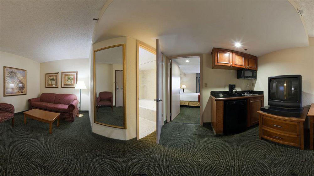 Holiday Inn Express Hotel & Suites Miami - Hialeah By Ihg Buitenkant foto