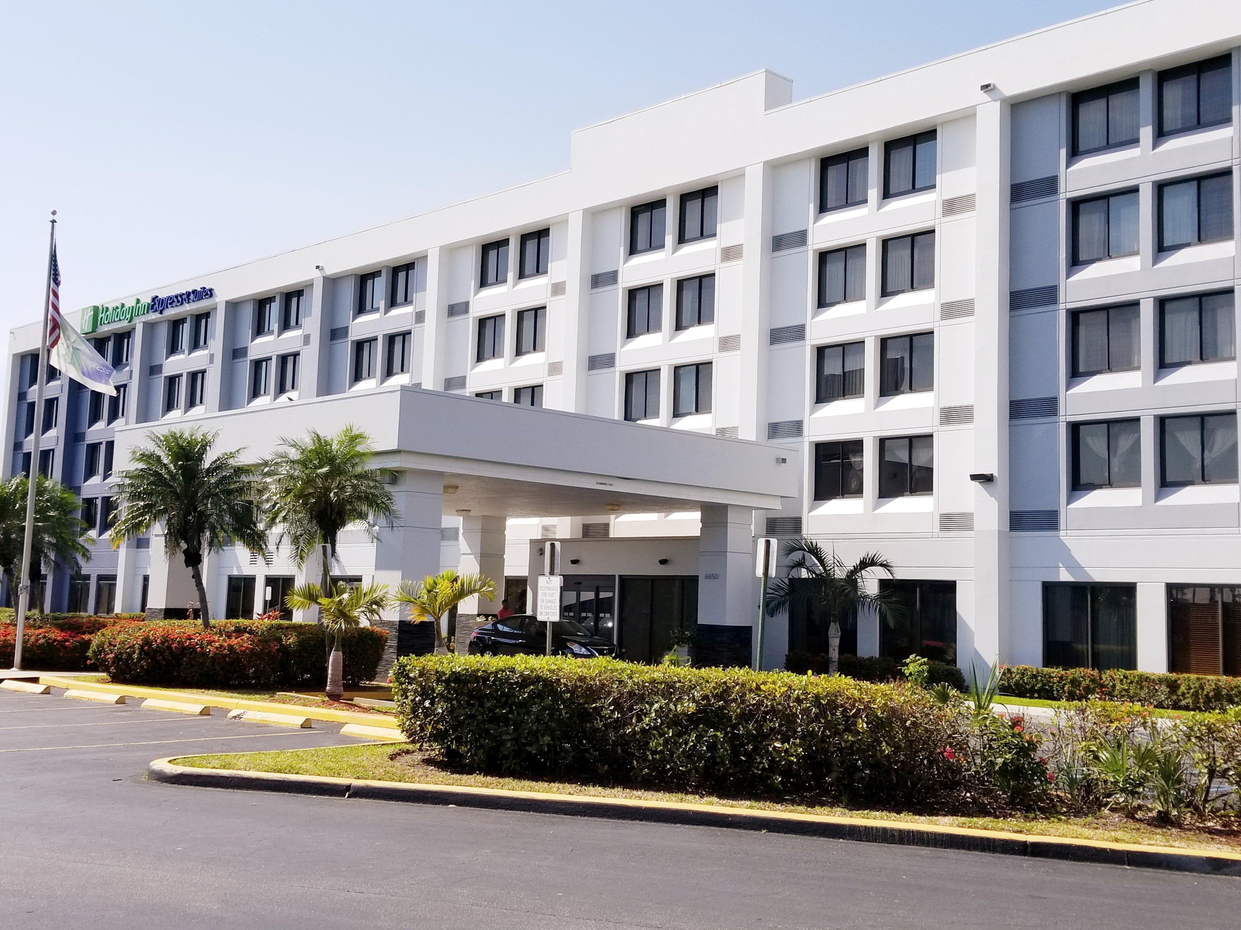 Holiday Inn Express Hotel & Suites Miami - Hialeah By Ihg Buitenkant foto