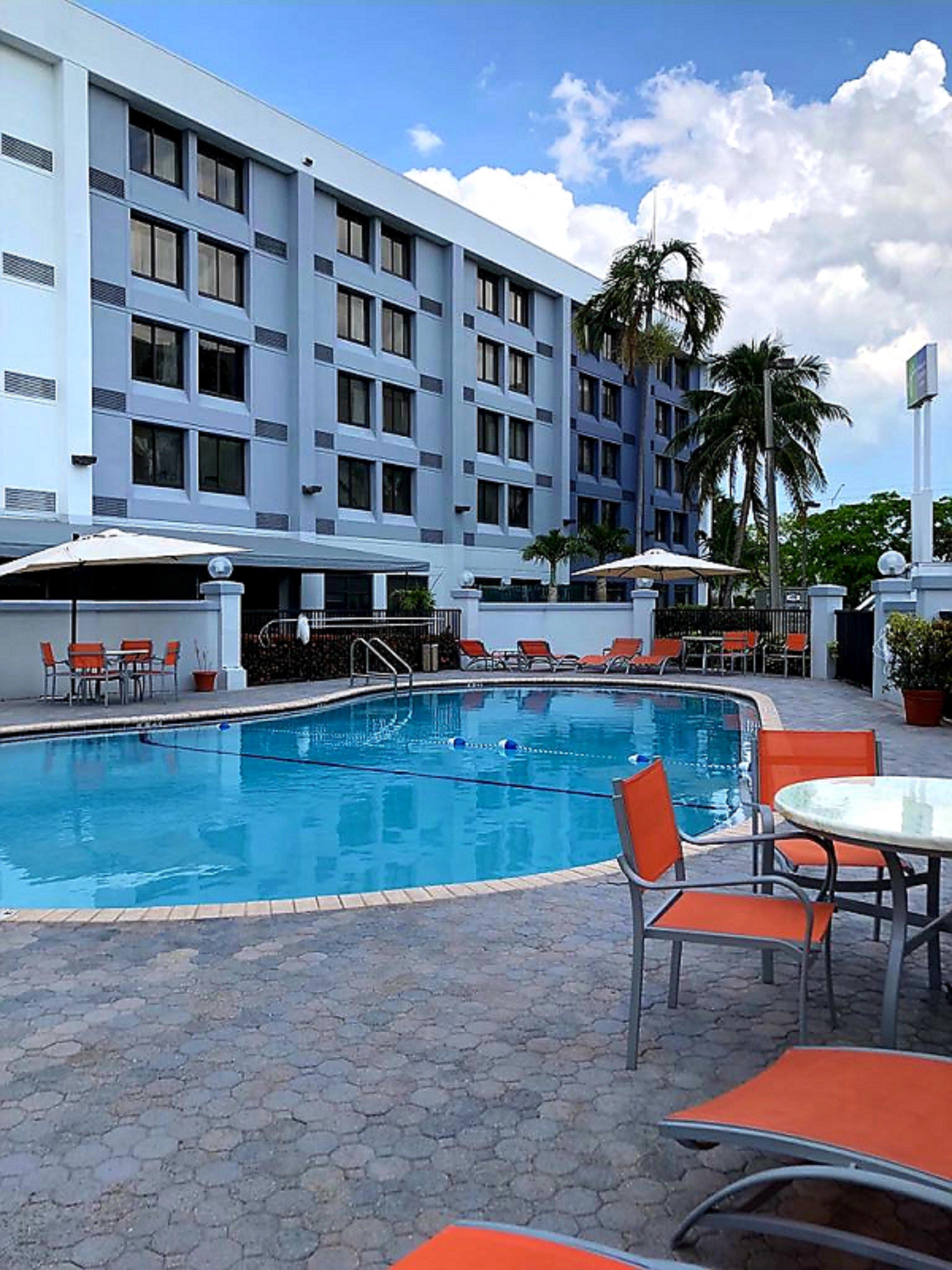Holiday Inn Express Hotel & Suites Miami - Hialeah By Ihg Buitenkant foto