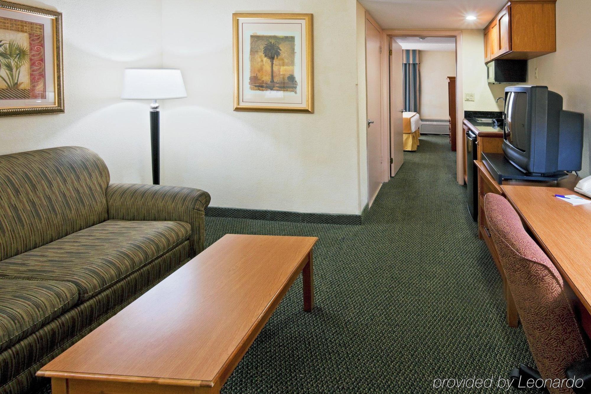 Holiday Inn Express Hotel & Suites Miami - Hialeah By Ihg Buitenkant foto