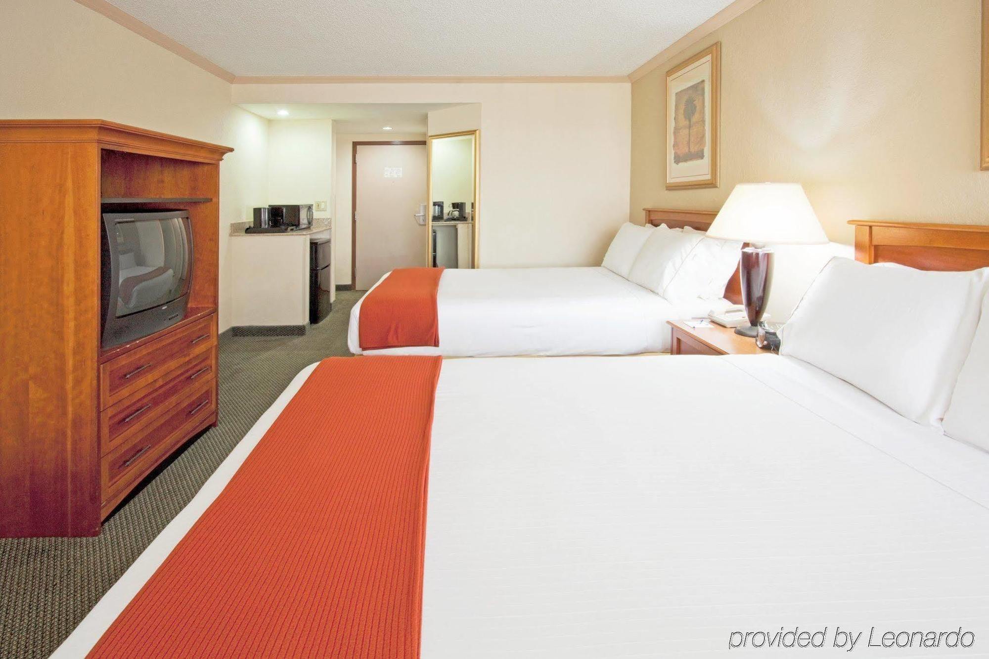 Holiday Inn Express Hotel & Suites Miami - Hialeah By Ihg Buitenkant foto