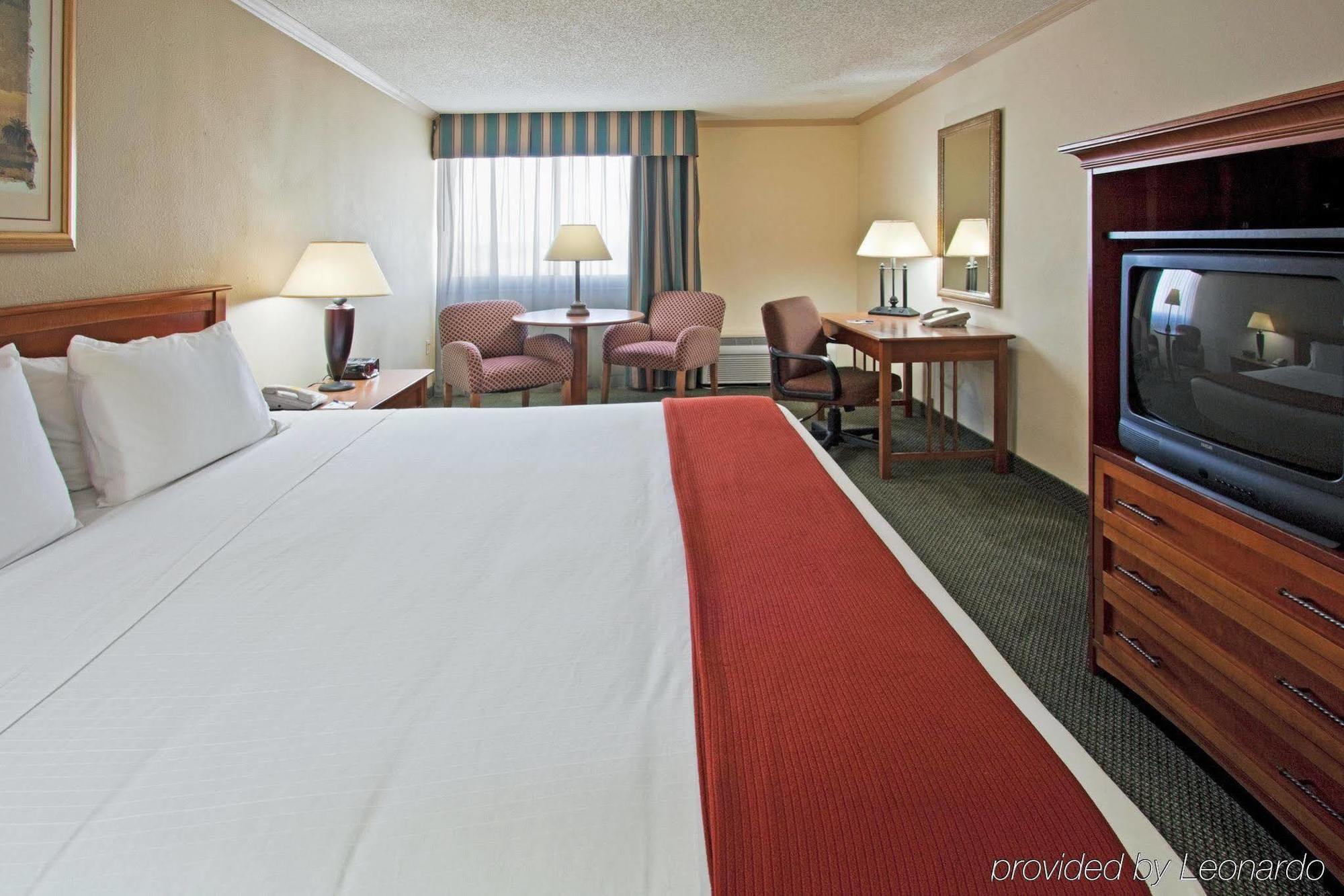 Holiday Inn Express Hotel & Suites Miami - Hialeah By Ihg Buitenkant foto