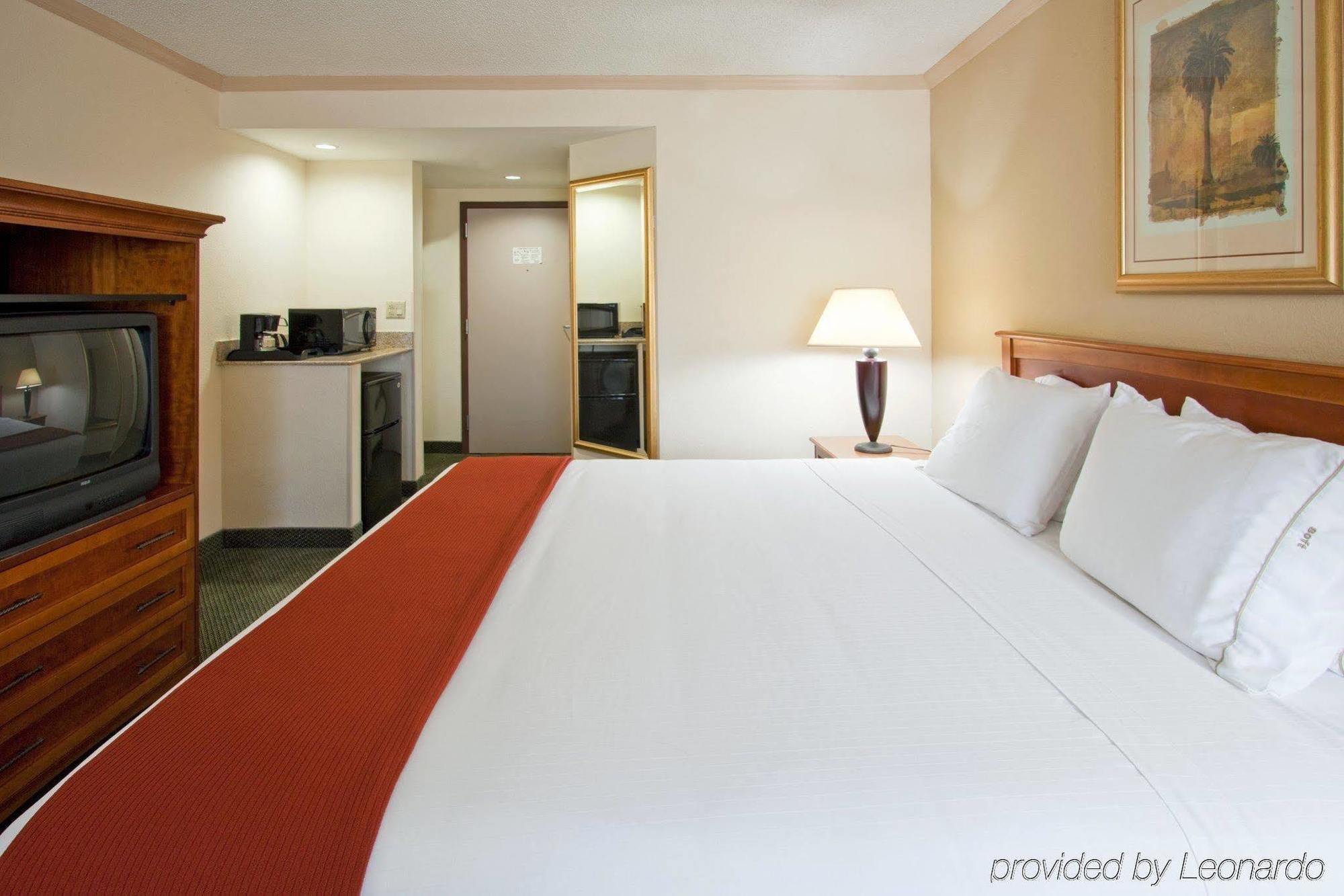 Holiday Inn Express Hotel & Suites Miami - Hialeah By Ihg Buitenkant foto