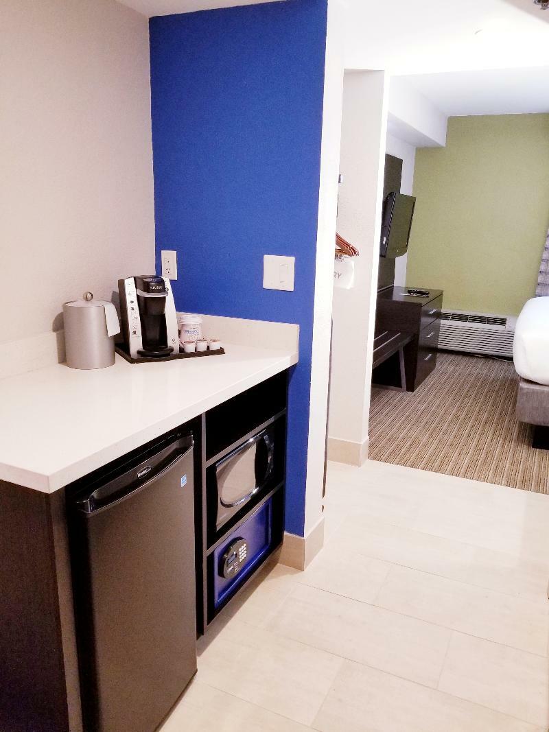 Holiday Inn Express Hotel & Suites Miami - Hialeah By Ihg Buitenkant foto